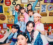 신예 NiziU(니쥬), 日 새 앨범 오리콘 일간 싱글 차트 1위 등극