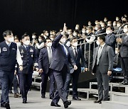 한국형 전투기 보라매 시제기 출고식 참석하는 문재인 대통령