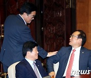 '당권주자' 홍영표·우원식, 최고위원 선출 방식 변경 요구(종합)