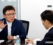 환담 나누는 이백규 뉴스1 대표와 이광형 카이스트 신임 총장