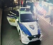 [단독] 수갑 찬 성추행범이 '후다닥'..눈앞에서 놓친 경찰