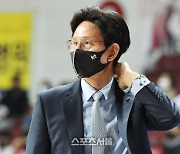 [패장] KT 서동철 감독 "리바운드만 잡았어도..아쉽다"