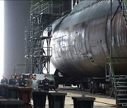 北, 3000톤급 SLBM 잠수함 완성했나?..'태양절' 공개에 주목