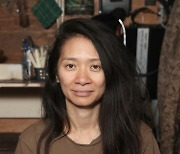 '노매드랜드' 중국인 자오 감독, 아시아 여성 최초 미국감독조합 감독상 수상