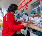 중국, 코로나 백신 1억6447만회분  총 접종..닷새 동안 2200만회분