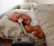 자다가 '컥'.. 수면 무호흡증 치료하면 치매 위험 줄일 수 있다