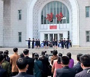 북한, 김정은 공식 집권 9주년 기념 야외공연 펼쳐