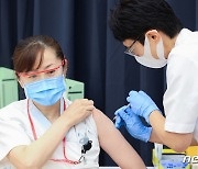 일본서 화이자 백신 2회 접종자 감염.."일본 최초"