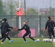 중국과 올림픽 PO2차전 앞두고 훈련하는 여자축구팀