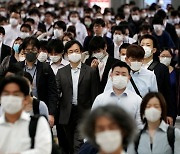 일본 국민 76% "코로나 백신접종 느리다"