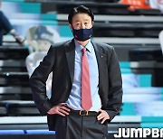 [KBL PO] 벼랑 끝의 강을준 감독 "국내선수들은 박수쳐주고 싶다"