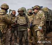 우크라이나 軍 "러시아 지원 분리주의자 포격으로 병사 사망"