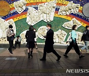 도쿄도지사 "변이 바이러스 맹위..코로나와의 싸움 새 국면"