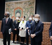 황희 장관 현대불교미술전 '공(空)' 개막식 참석