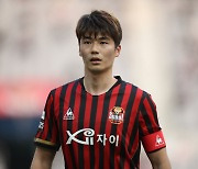 돌아온 기성용, K리그 첫 이달의 선수상 수상
