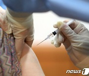 섬 지역 65세 이상 노인은 보건지소서 백신 접종 가능