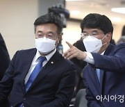 '조국사태' 미묘한 시각差..윤 "검찰의 인사개입 사건" vs 박 "'공정' 문제 영향"