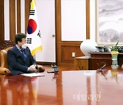 <포토> 박병석 국회의장 예방하는 도종환 비대위원장