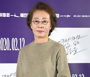 윤여정 "오스카 참석에 두 아들은 증오범죄 걱정"➝이혼 언급[종합]