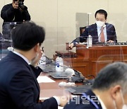 [포토]정무위 법안소위, '이해충돌 방지법' 오늘 결론