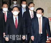 "합당 동의하지만"..주호영 단독 드리불에 국힘 내부 '부글부글'