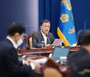 靑비서관 일감몰아주기·마사회장 폭언..문대통령 '감찰' 지시