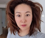 '박준형♥' 김지혜, 부스스한 사자머리로 평일 늦잠..홈쇼핑 방송만 3개 '파워 워킹맘'