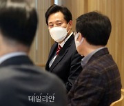 <포토> 오세훈, 구청장협의회 임원진 면담