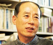 한국 정치 40년 연구자 "청산작업 풍토 계속되면 국민화합 요원"