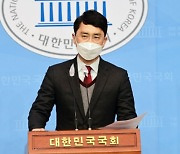 주호영 "'성폭행 무혐의' 김병욱 복당, 절차대로 진행"