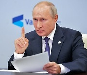"접종 모습 공개 불가" 푸틴 대통령, 코로나 백신 2차 접종 마쳐