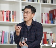 진중권 "이준석, 국민의힘 내 '반페미니즘' 한 번 붙자, 화끈하게"