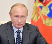 푸틴 대통령, 코로나19 백신 2차 접종 마쳐