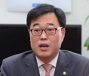 위기의 민주당 "선거 참패 '사과·문책·사퇴' 없는 '위선' 탓"