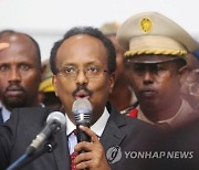 임기 끝난 소말리아 대통령 '2년 더 연장' 법안 서명
