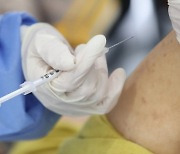 정부 "국내 제약사, 8월부터 코로나 백신 위탁생산.. 곧 발표"