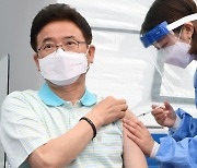 경북 4월 코로나 '가파른 확산세'..접종률은 최하위권 '거꾸로 방역'