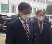 '허위경력 표기 혐의' 최춘식 의원, 벌금 150만원 구형