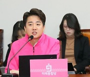 진중권과 '페미니즘' 설전 이준석 "입에서 여성혐오 한마디도 꺼낸 적 없는데.."