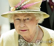 (FILE) BRITAIN ROYALTY QUEEN BIRTHDAY