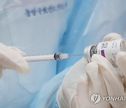 정부 "'희귀 혈전' 연관 AZ-얀센 백신 구매계획 변경 아직 없어"