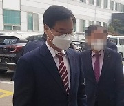 허위경력 표기 혐의 최춘식 의원 벌금 150만원 구형