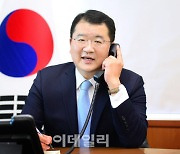 최종건, 美셔먼 신임 부장관과 통화.."한미 정상회담 성공적 개최 협력"