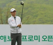 [포토]김대현 '중앙을 정확히 조준한다'