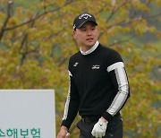 [포토]김준성 '티샷 방향을 정한다'
