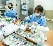 화이자·모더나 없는 한국 .. 판단착오로 '백신 절벽' 부딪혔다