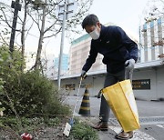 용진이형, 'ESG 경영' 실천.. 이마트 성수점 주변 쓰레기 줍줍