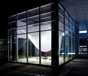 전시의 건축공학적 접근, 봉산문화회관 '비 분리의 대화'