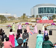 북한 김일성 생일 맞이해 각지서 공연 진행