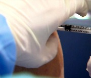 수급 논란 속 75세 이상 백신 접종 계속.."접종 속도"